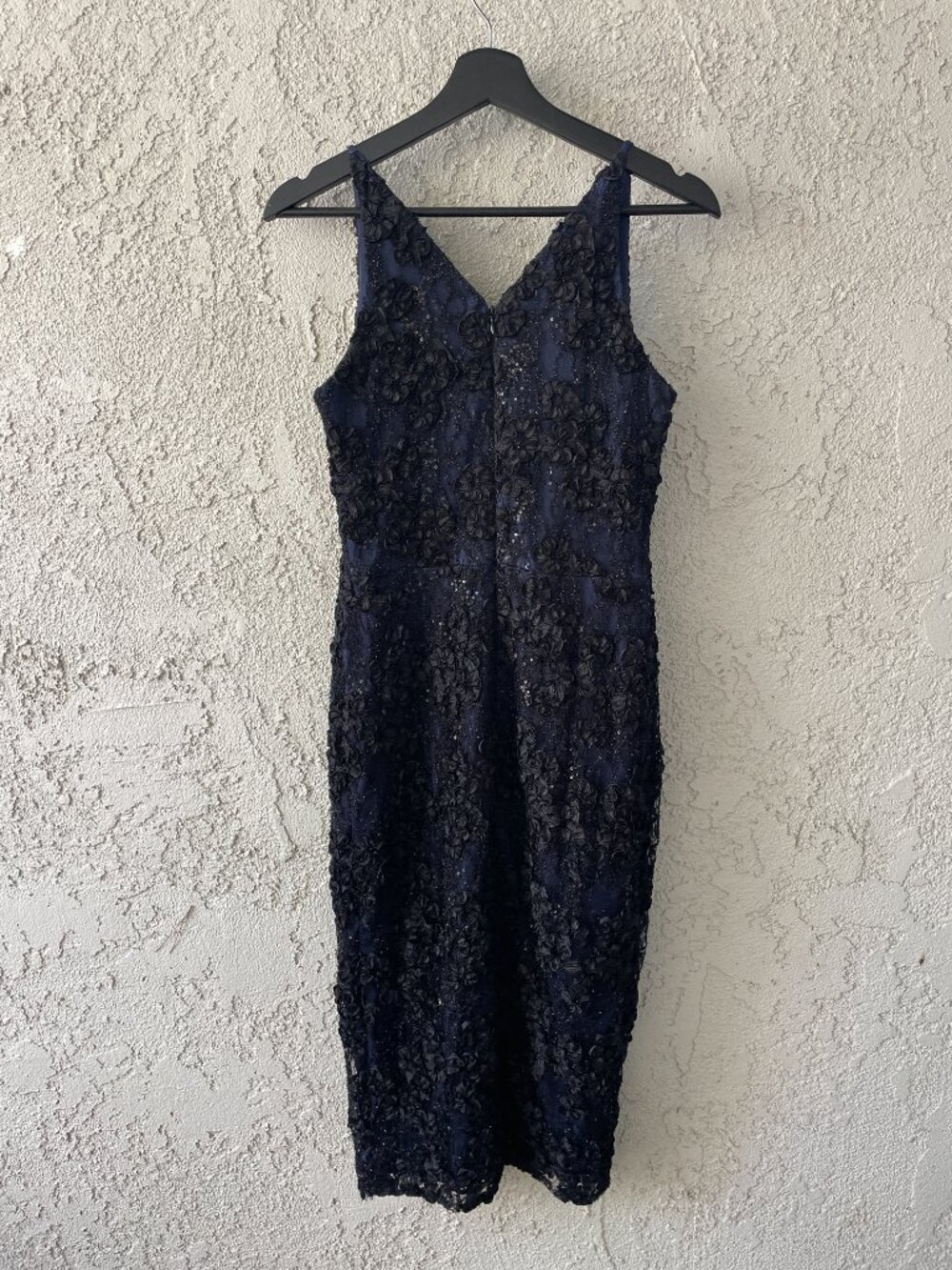 Agua Dresses Navy Blue Floral Lace Sequin V-Neck Sheath Cocktail Dress Size 6